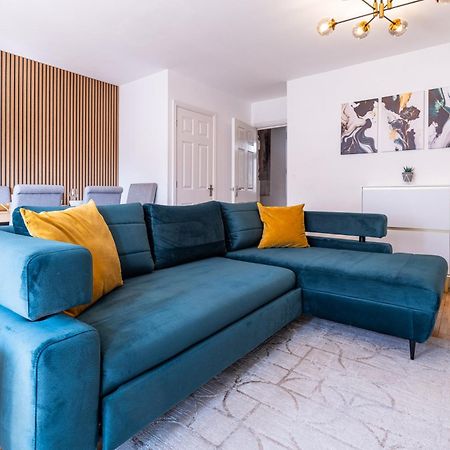 Modern And Spacious Home From Home 1 Mile From M1 - With Netflix, Prime Video, Ps5, Free Parking, Superfast Wifi, Bbq - Sleeps 11 - By Brightleap Apartments Milton Keynes Eksteriør bilde