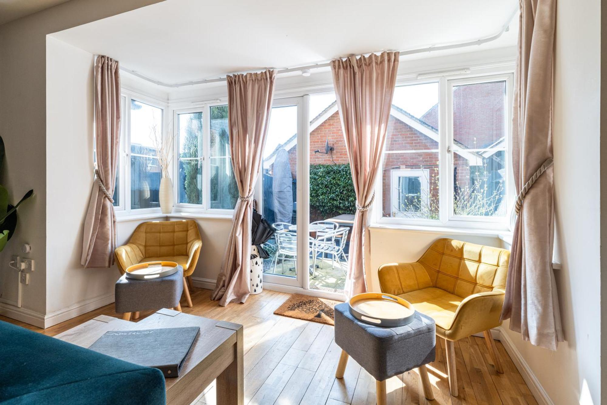 Modern And Spacious Home From Home 1 Mile From M1 - With Netflix, Prime Video, Ps5, Free Parking, Superfast Wifi, Bbq - Sleeps 11 - By Brightleap Apartments Milton Keynes Eksteriør bilde