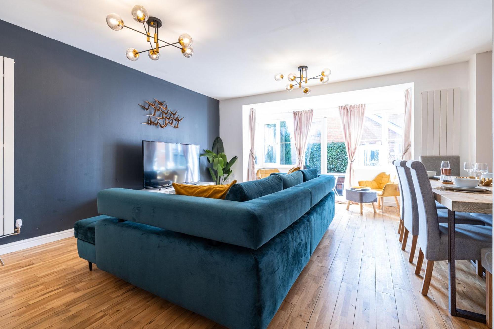 Modern And Spacious Home From Home 1 Mile From M1 - With Netflix, Prime Video, Ps5, Free Parking, Superfast Wifi, Bbq - Sleeps 11 - By Brightleap Apartments Milton Keynes Eksteriør bilde
