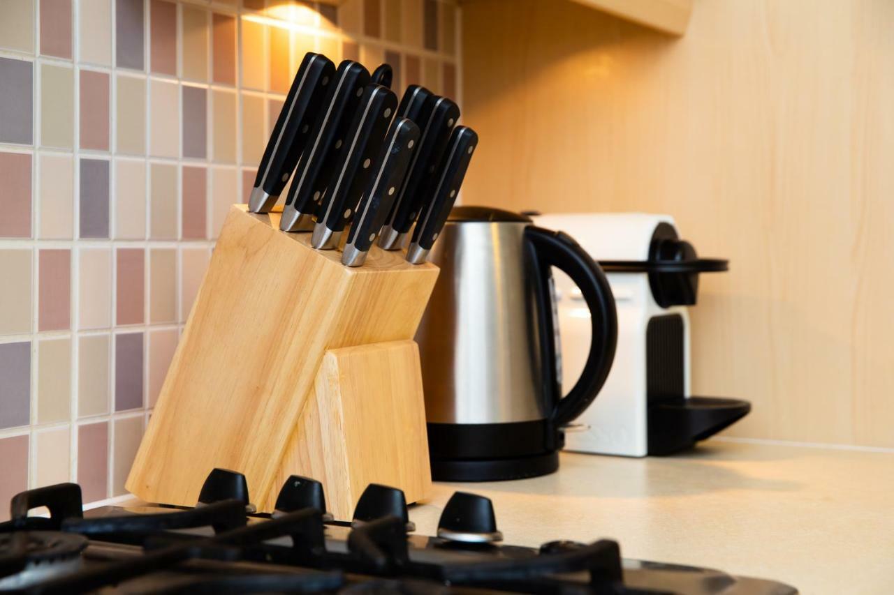 Modern And Spacious Home From Home 1 Mile From M1 - With Netflix, Prime Video, Ps5, Free Parking, Superfast Wifi, Bbq - Sleeps 11 - By Brightleap Apartments Milton Keynes Eksteriør bilde