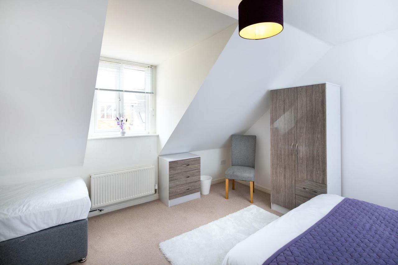 Modern And Spacious Home From Home 1 Mile From M1 - With Netflix, Prime Video, Ps5, Free Parking, Superfast Wifi, Bbq - Sleeps 11 - By Brightleap Apartments Milton Keynes Eksteriør bilde