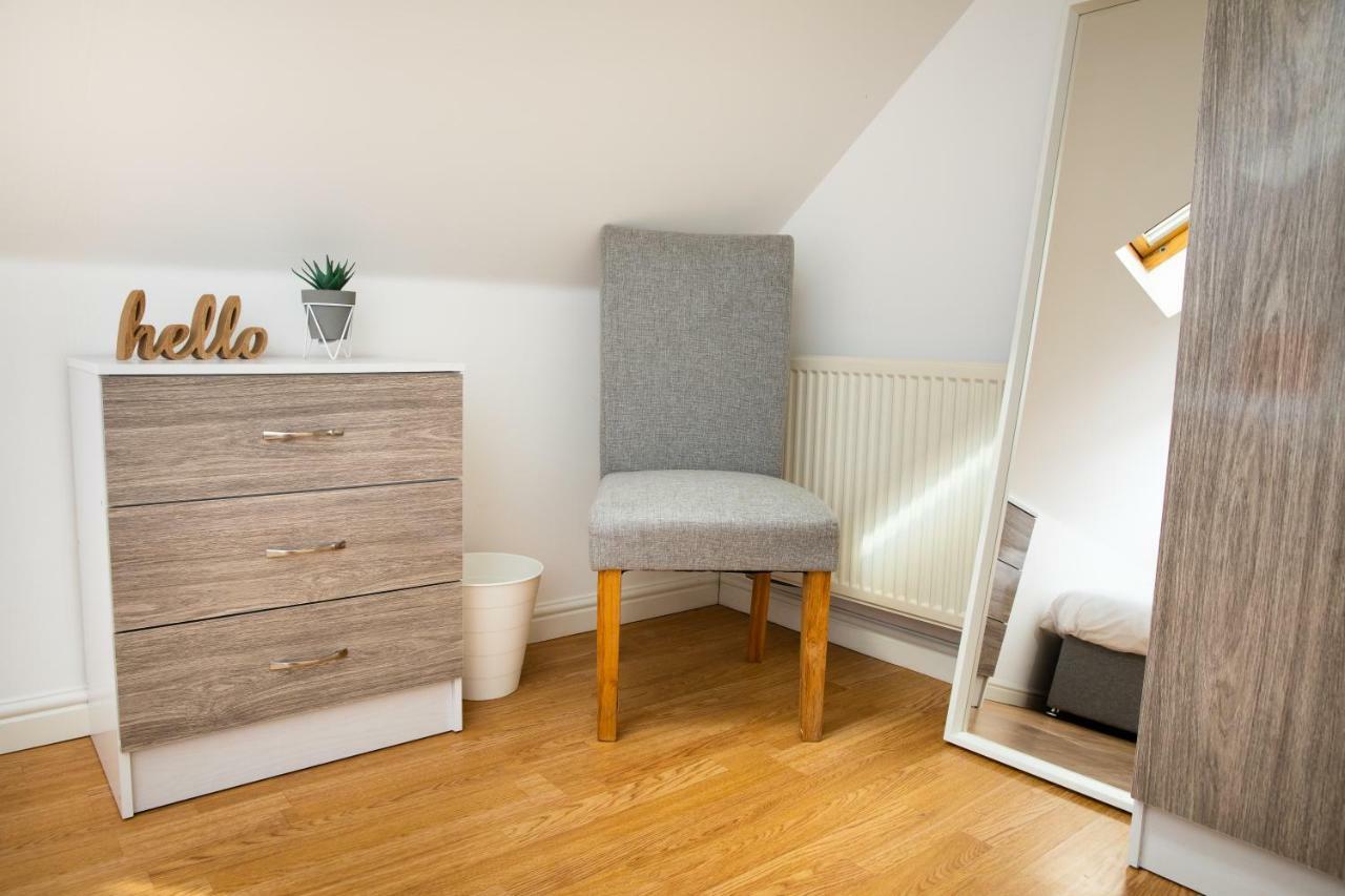 Modern And Spacious Home From Home 1 Mile From M1 - With Netflix, Prime Video, Ps5, Free Parking, Superfast Wifi, Bbq - Sleeps 11 - By Brightleap Apartments Milton Keynes Eksteriør bilde