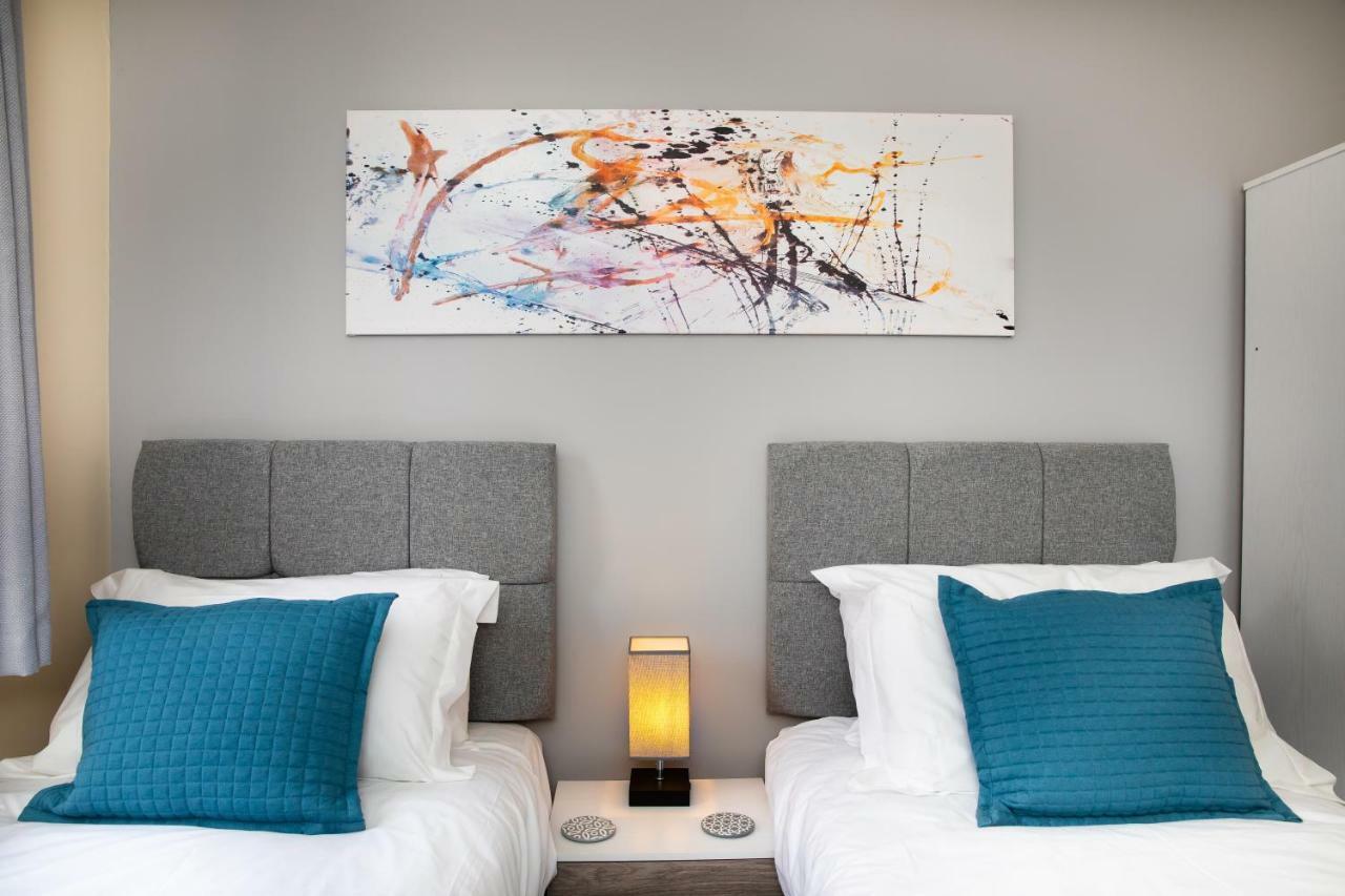 Modern And Spacious Home From Home 1 Mile From M1 - With Netflix, Prime Video, Ps5, Free Parking, Superfast Wifi, Bbq - Sleeps 11 - By Brightleap Apartments Milton Keynes Eksteriør bilde